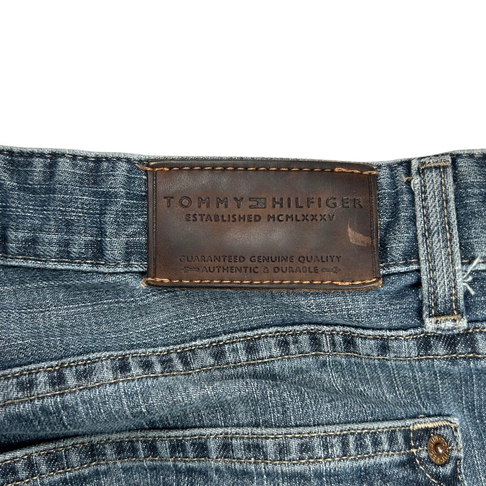 Tommy Hilfiger Freedom Fit Mens Blue Straight Leg Jeans 36x30 Medium Wash - Picture 13 of 14